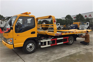 阜平哪里有拖车服务